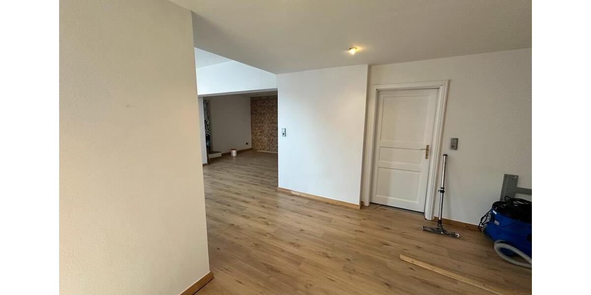 Erdgeschoßwohnung Recklinghausen Grullbad - 6 Zimmer, 155 m&sup2;, 1.599&euro; | Angebot:26127252