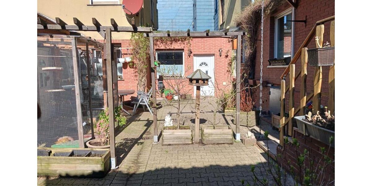 Erdgeschoßwohnung Gelsenkirchen Erle - 4 Zimmer, 180 m&sup2;, 240.000&euro; | Angebot:26020590