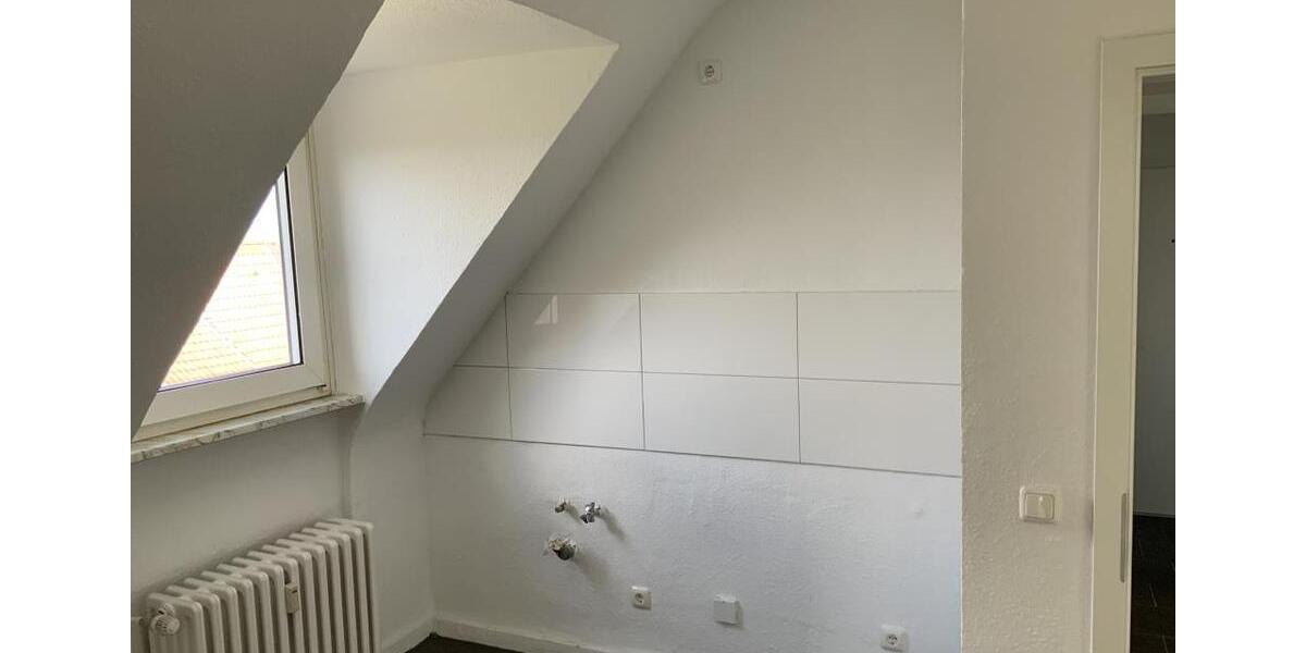 Dachgeschoßwohnung Gelsenkirchen Gelsenkirchen-Mitte - 3 Zimmer, 54 m&sup2;, 409&euro; | Angebot:26180111