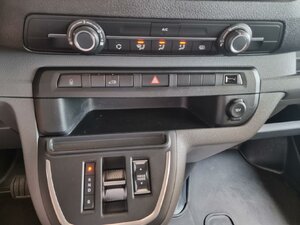 Opel Vivaro -e Edition AHK NAVI APPLE CARPLAY ANDROID A 64.279 km 16.450 &euro; HAAN 42781