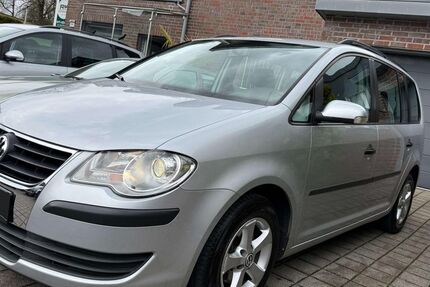 VW Touran 143.000 km 6.500 &euro; Solingen 42651
