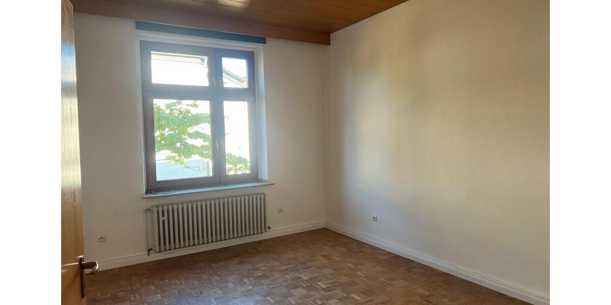 Etagenwohnung Duisburg - 4.5 Zimmer, 110 m&sup2;, 990&euro; | Angebot:26365978