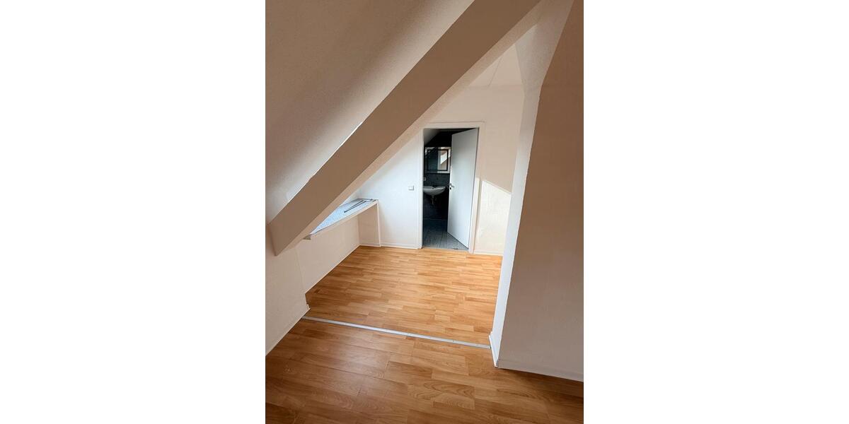 Dachgeschoßwohnung Essen Stadtbezirk II - 2 Zimmer, 65 m&sup2;, 790&euro; | Angebot:26347701