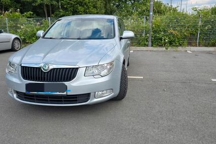 Skoda Superb 174.000 km 4.299 &euro; Marl 45770