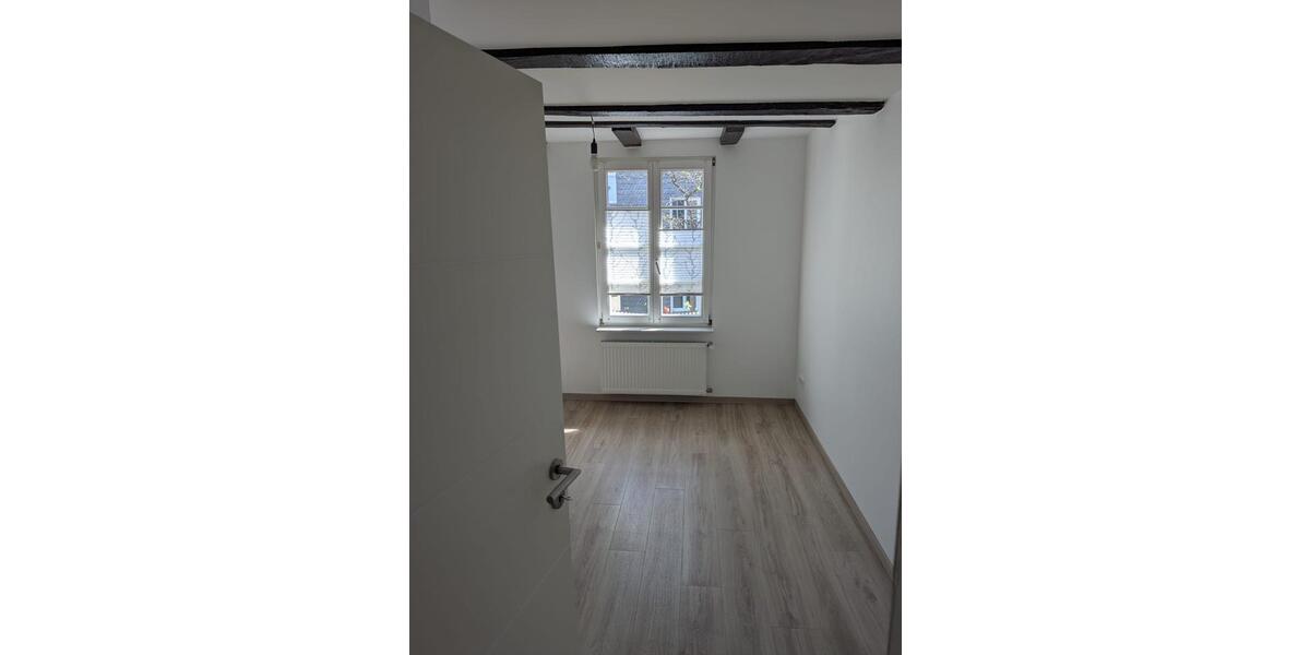 Etagenwohnung Hattingen - 4 Zimmer, 120 m&sup2;, 1.100&euro; | Angebot:26132191