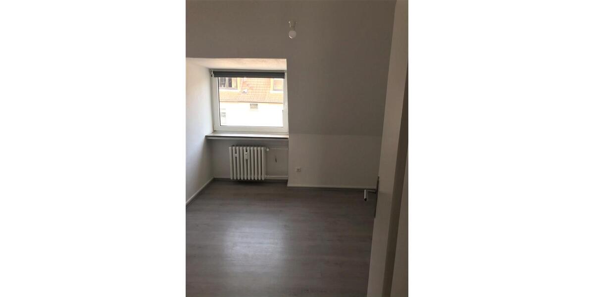 Dachgeschoßwohnung Essen Stadtbezirk II - 3 Zimmer, 65 m&sup2;, 579&euro; | Angebot:26338780