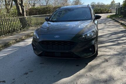 Ford Focus 89.499 km 12.599 &euro; Essen 45145