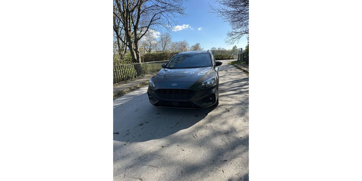 Ford Focus 89.499 km 12.599 &euro; Essen 45145