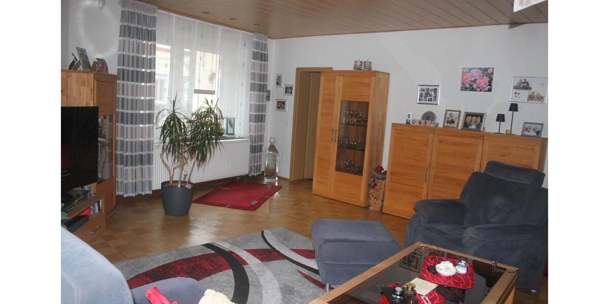 Erdgeschoßwohnung Gelsenkirchen Erle - 4 Zimmer, 180 m&sup2;, 240.000&euro; | Angebot:26020590