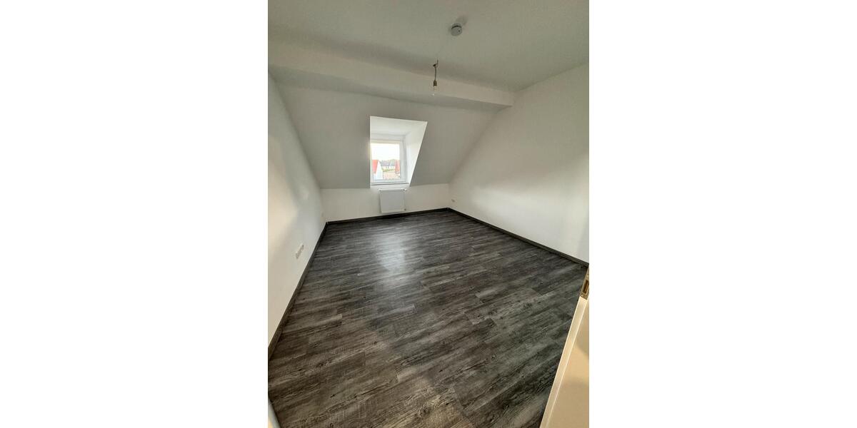 Dachgeschoßwohnung Gelsenkirchen Gelsenkirchen-Mitte - 1 Zimmer, 35 m&sup2;, 280&euro; | Angebot:26311873