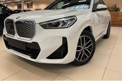 BMW iX1 4.000 km 46.900 &euro; Solingen 42719
