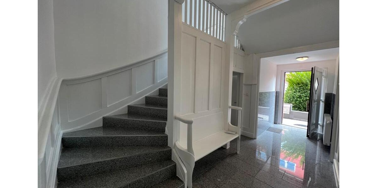 Dachgeschoßwohnung Essen Stadtbezirk II - 2 Zimmer, 65 m&sup2;, 790&euro; | Angebot:26347701