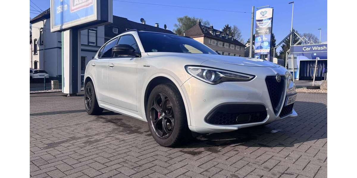 Alfa Romeo Stelvio 119.500 km 32.900 &euro; solingen 42659