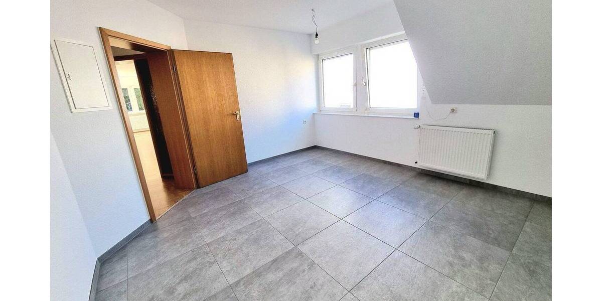 Etagenwohnung Bochum Höntrop - 3 Zimmer, 118 m&sup2;, 1.250&euro; | Angebot:26875118