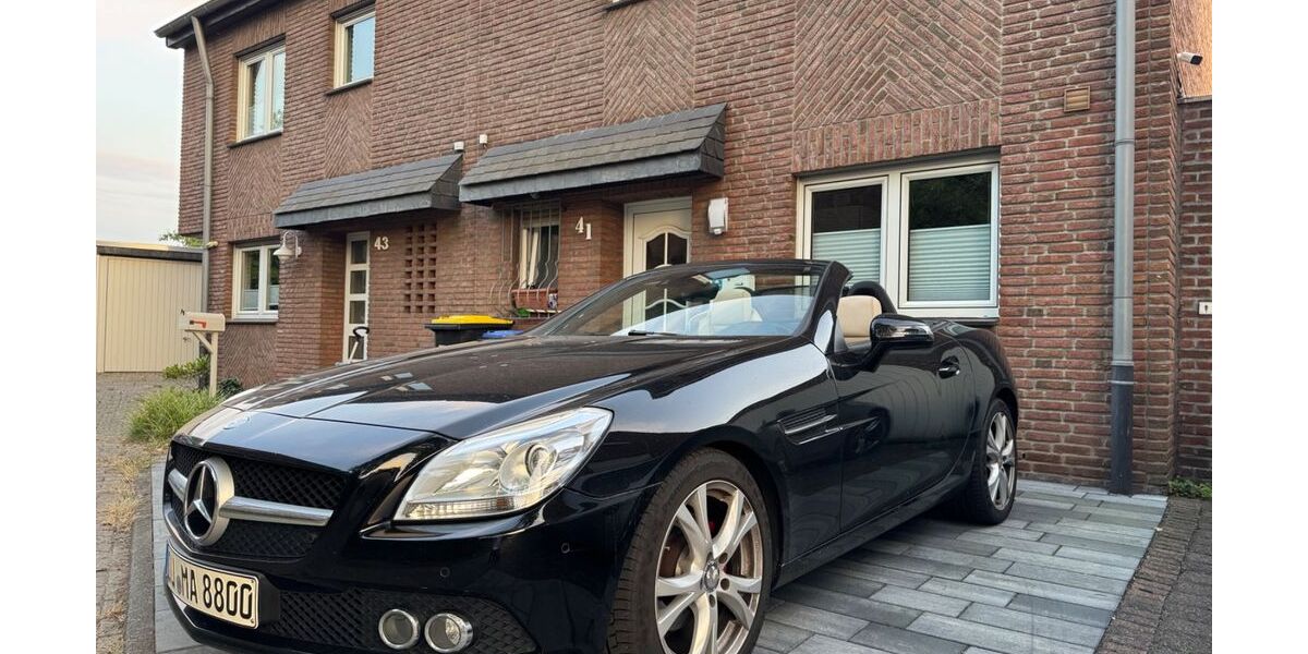 Mercedes-Benz SLK 200 155.000 km 12.499 &euro; Duisburg 47229