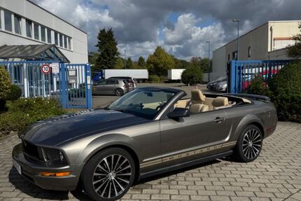 Ford Mustang 170.000 km 9.500 &euro; Duisburg 47055