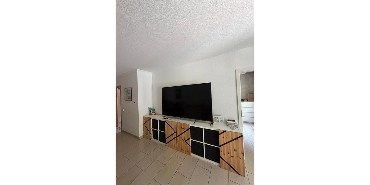 Erdgeschoßwohnung Solingen Wald - 3 Zimmer, 76 m&sup2;, 1.400&euro; | Angebot:26326002