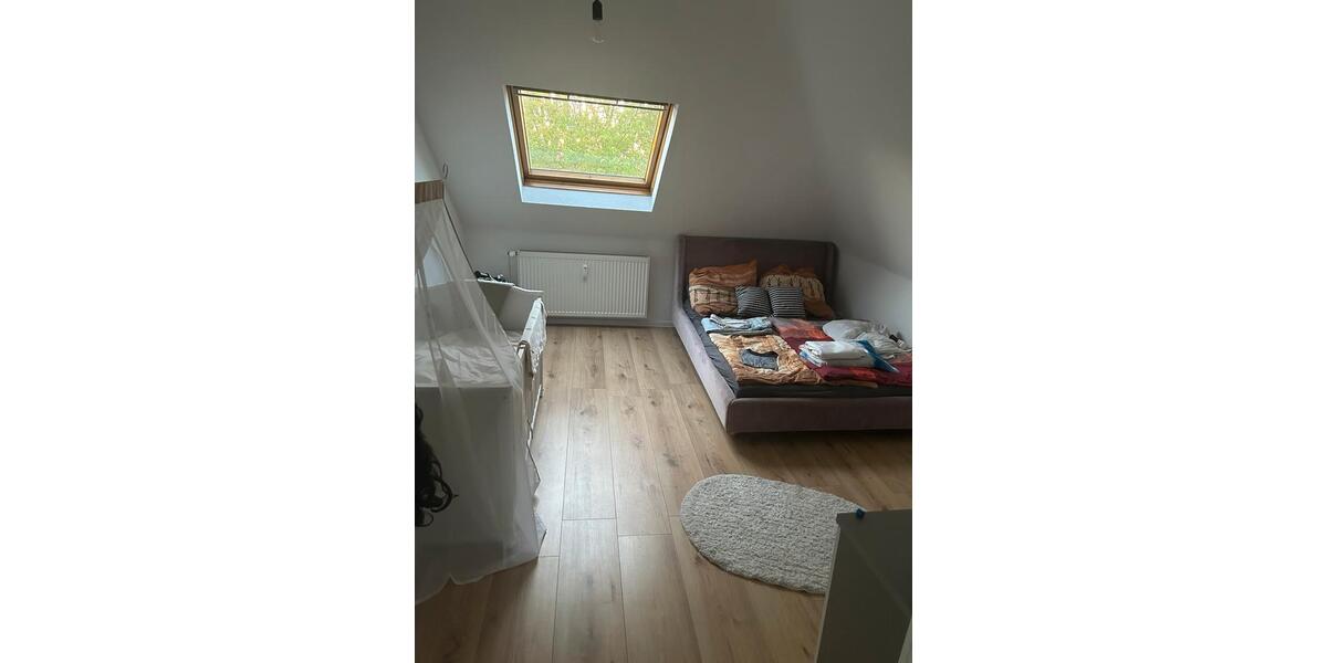 Dachgeschoßwohnung Essen Stadtbezirk V - 3.5 Zimmer, 84 m&sup2;, 1.046&euro; | Angebot:26355287