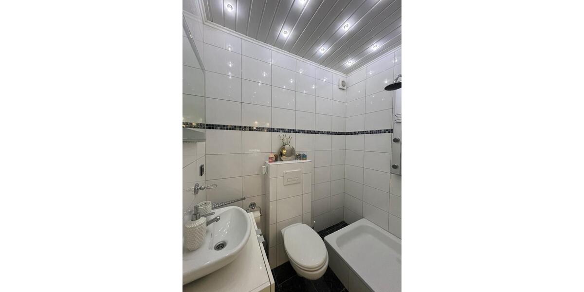 Erdgeschoßwohnung Oberhausen Rothebusch - 4.5 Zimmer, 130 m&sup2;, 1.600&euro; | Angebot:26238290