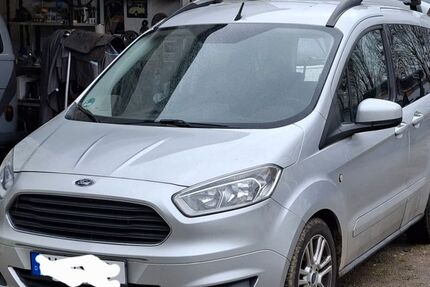 Ford Tourneo Courier 130.500 km 5.750 &euro; Wuppertal 42327