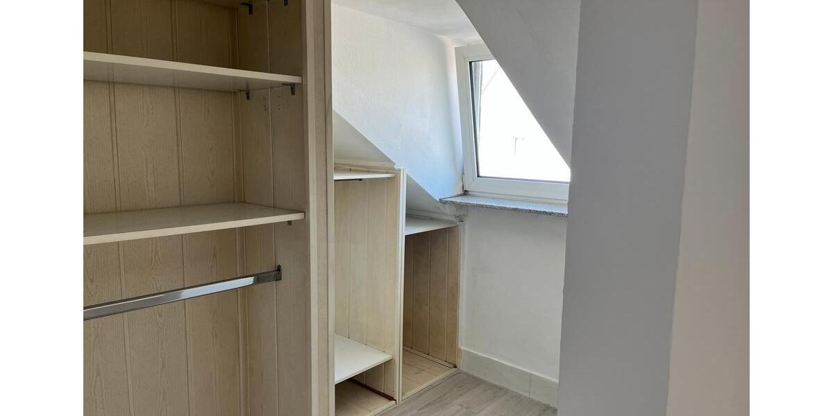 Dachgeschoßwohnung Oberhausen Alstaden - 2 Zimmer, 60 m&sup2;, 780&euro; | Angebot:26374083