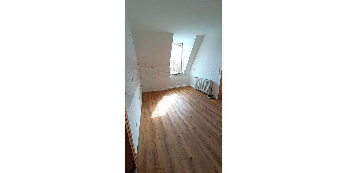 Dachgeschoßwohnung Wuppertal Gemarkung Langerfeld - 4 Zimmer, 100 m&sup2;, 1.000&euro; | Angebot:26324943