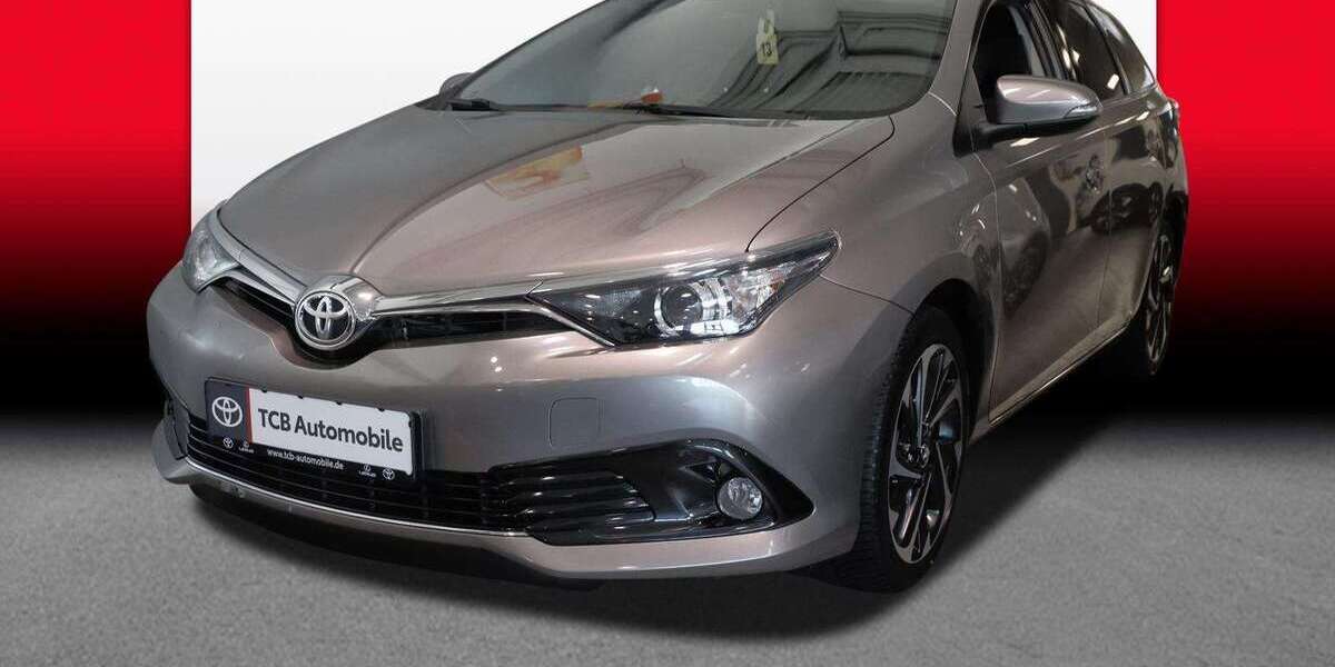 Toyota Auris 85.000 km 10.899 &euro; Essen 45141