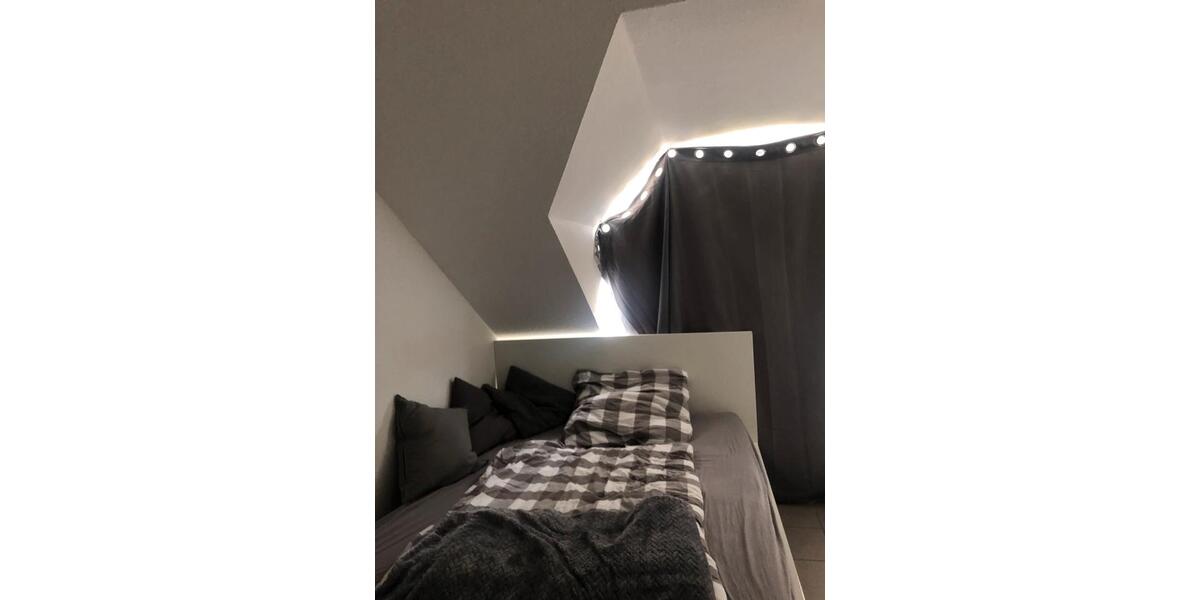 Dachgeschoßwohnung Dortmund Huckarde - 1 Zimmer, 20 m&sup2;, 220&euro; | Angebot:26234564