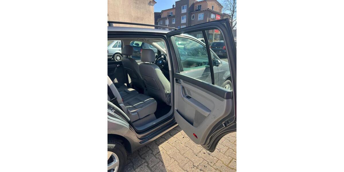 VW Touran 160.500 km 4.799 &euro; Witten 58454